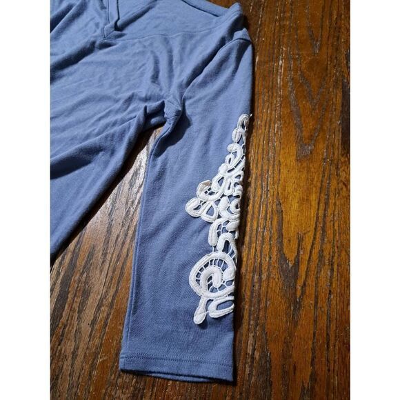 Small Blue VNeck Pullover Tunic Top Shirt with Lace Sleeves - Picture 3 of 4
